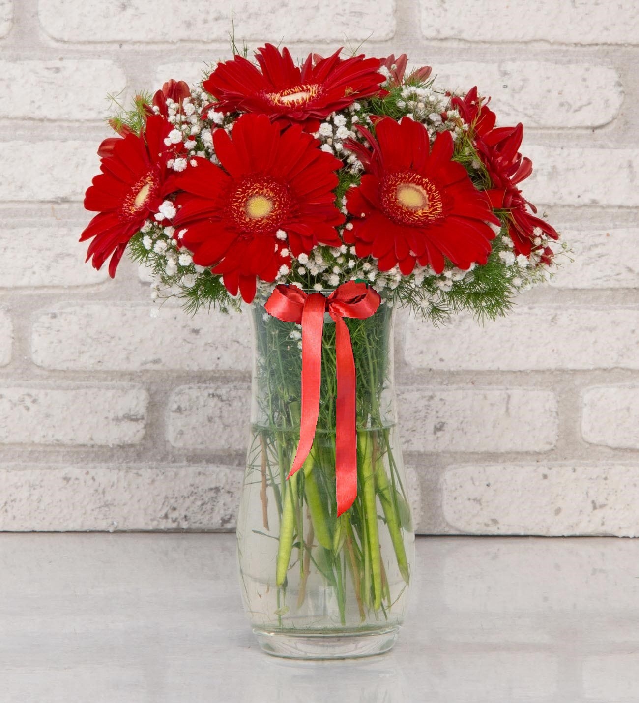 dus-prensesi-gerbera-aranjmani-pasabahce-vazoda