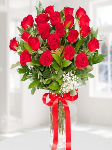 21-kirmizi-gul-vazoda